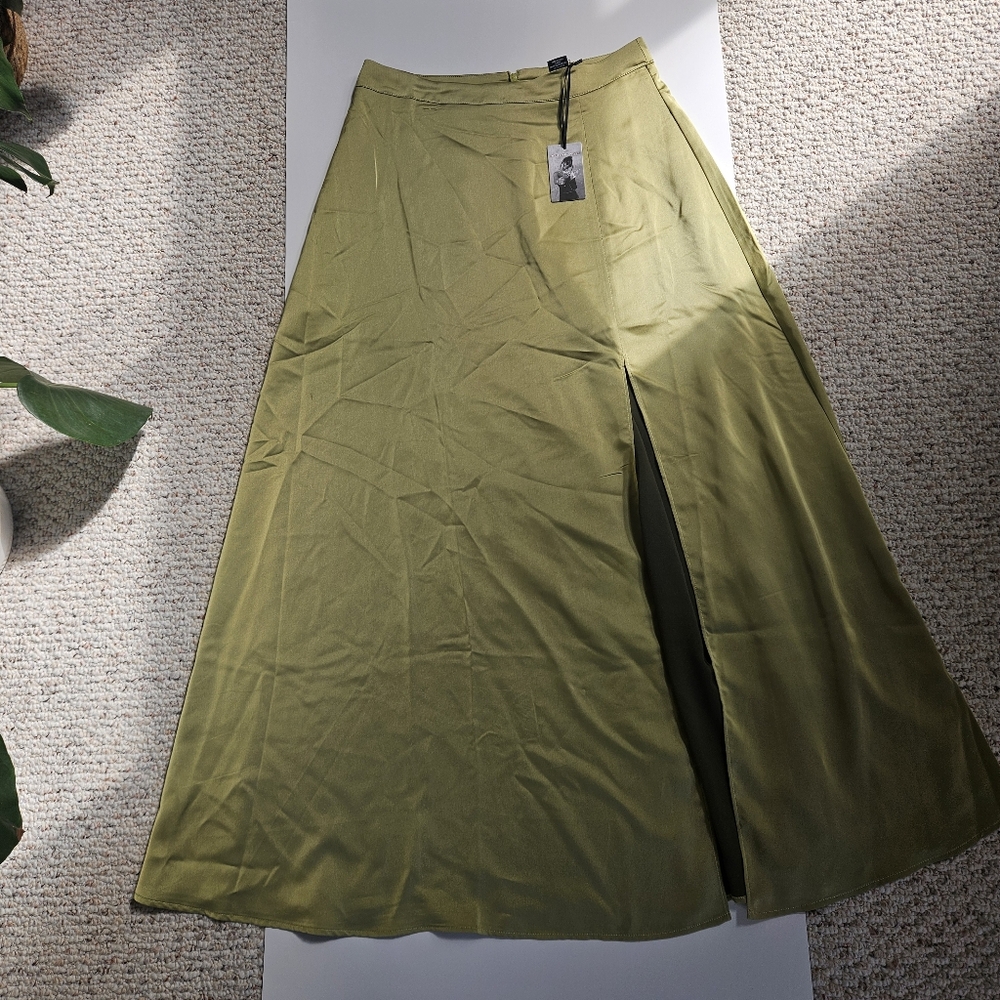 Skirt by Sincerely Jules size Large (New with tag)Long Maxi skirt, light olive